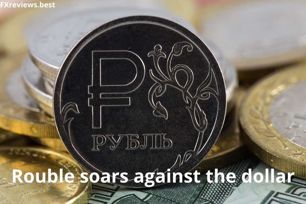 Rouble soars against the dollar after the gradual reopening of the market